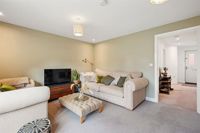 3 Bedroom End Of Terrace House For Sale In Kingfisher Road, Sprowston, NR7