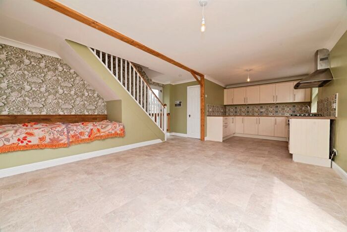 4 Bedroom Terraced House For Sale In Arcon Drive, Hull, HU4