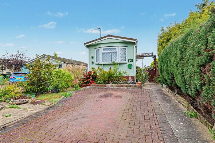 2 Bedroom Park Home For Sale In Farndon Road, Market Harborough, LE16