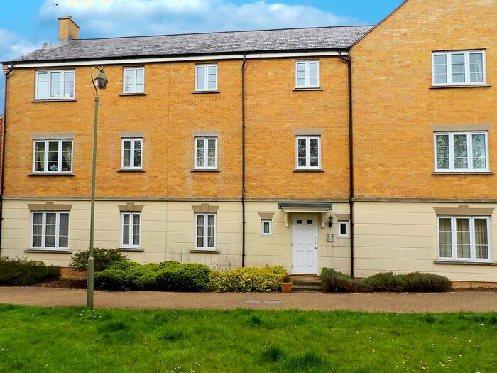 2 Bedroom Flat To Rent In Madley Brook Lane, Witney, Oxfordshire, OX28