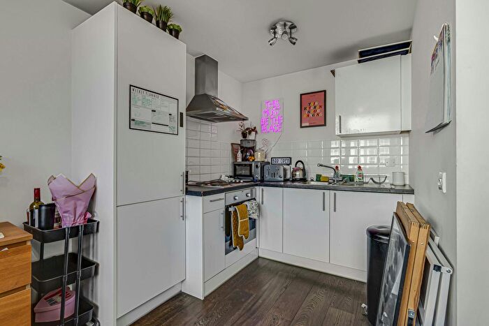 1 Bedroom Flat To Rent In Borough High Street, London, SE1