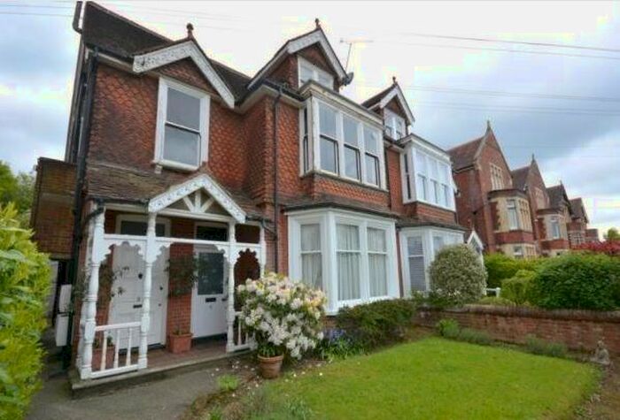 2 Bedroom Flat To Rent In Warwick Park, Tunbridge Wells TN2
