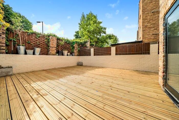 4 Bedroom House To Rent In Tresco Road Peckham, SE15