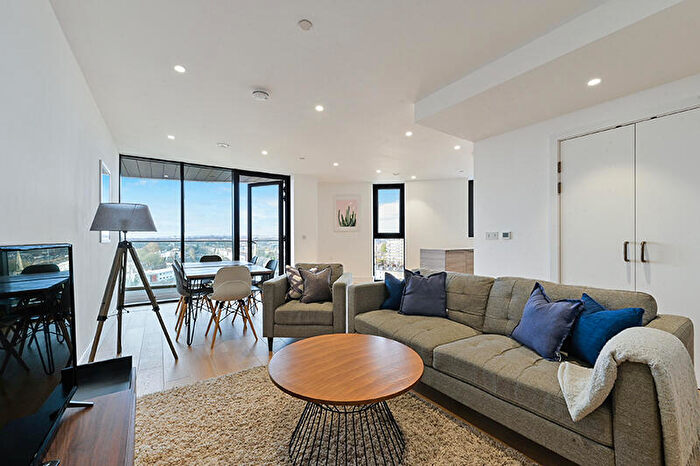 2 Bedroom Apartment To Rent In East, Kingsland High Street, London, E8