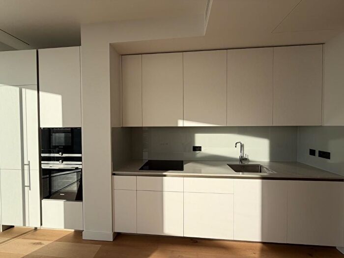 1 Bedroom Flat To Rent In Electric Boulevard, London, SW11