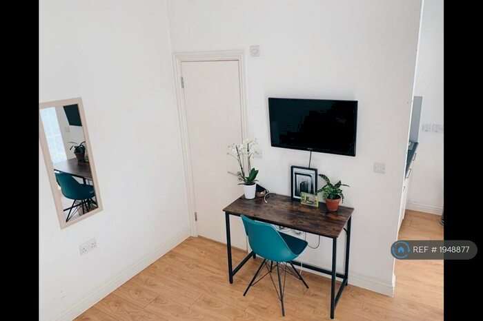 Studio To Rent In Camden High Street, London, NW1