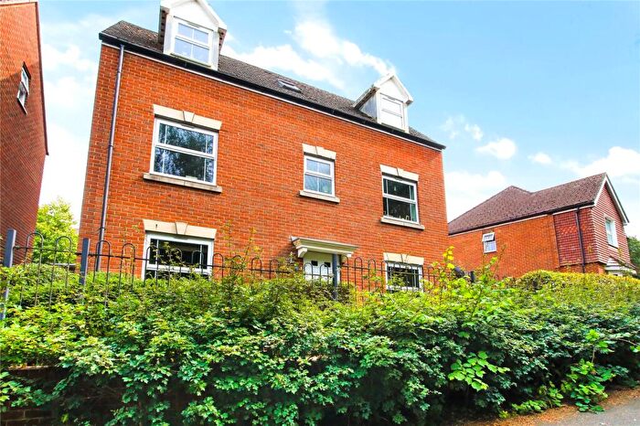 4 Bedroom Detached House For Sale In Blackbird Place, Bracknell, Berkshire, RG12