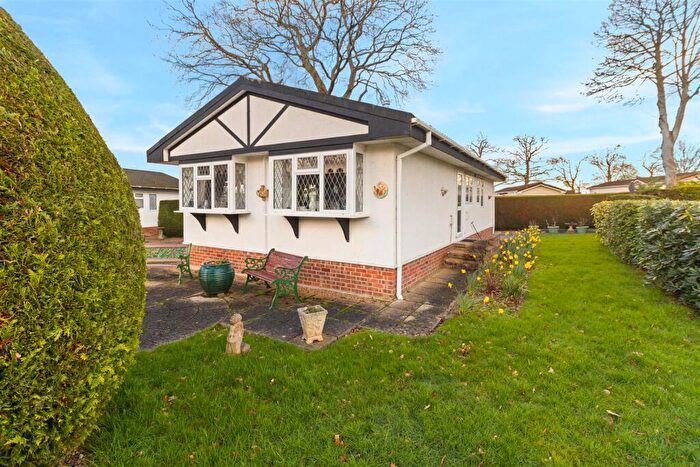 2 Bedroom Park Home For Sale In Deanland Wood Park, Golden Cross, BN27