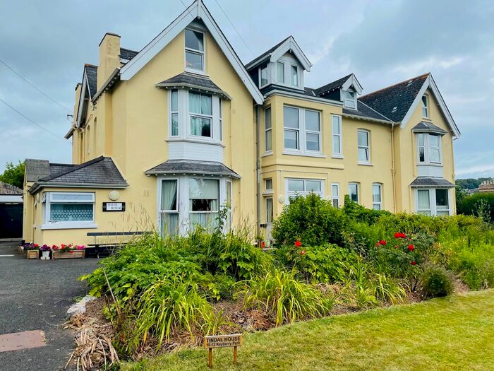 2 Bedroom Flat To Rent In Keyberry Park, Newton Abbot, TQ12