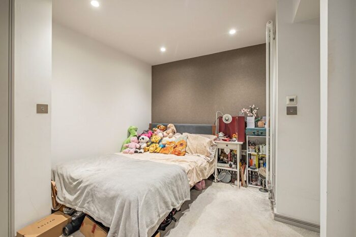 1 Bedroom Flat To Rent In King Street, Richmond, TW9