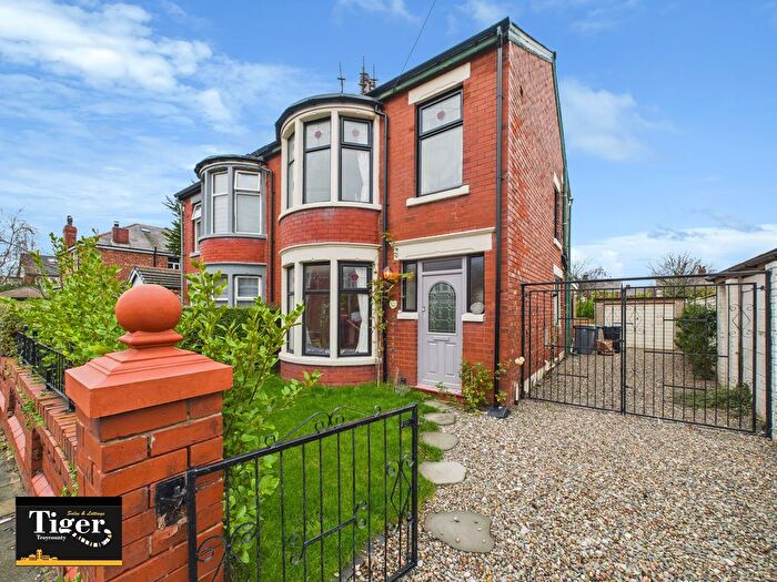 3 Bedroom Semi Detached House To Rent In Chislehurst Avenue, Blackpool, FY4