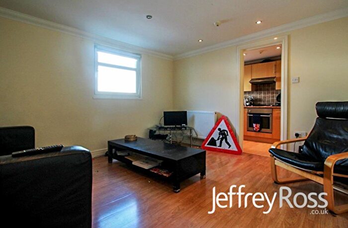 3 Bedroom Private Hall To Rent In Connaught Road, Roath, CF24