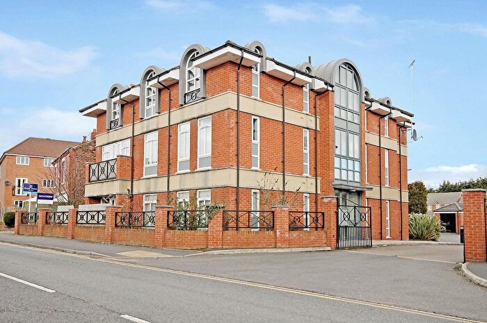 2 Bedroom Flat To Rent In Richmond Court, Widnes, WA8