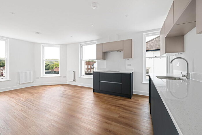 2 Bedroom Flat To Rent In Church Street, Reigate, RH2