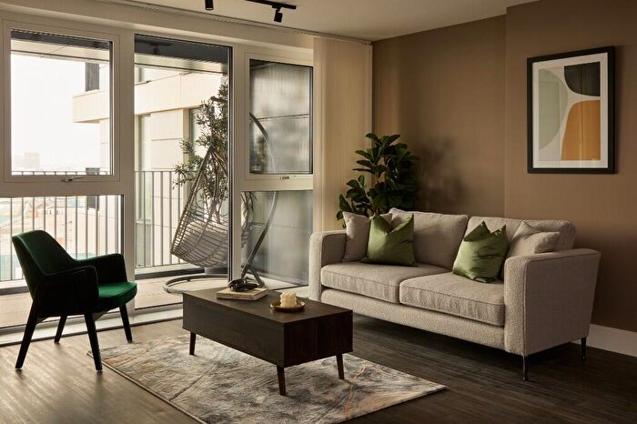 2 Bedroom Flat To Rent In Flat, Mitre Yard, - Scrubs Lane, London, NW10