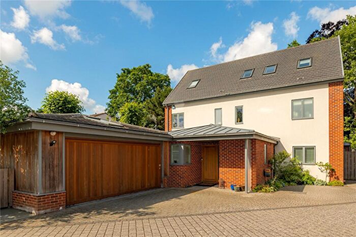 5 Bedroom Detached House For Sale In Rayleigh Close, Cambridge, CB2