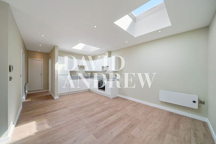 1 Bedroom Flat To Rent In Fortis Green, London, N2