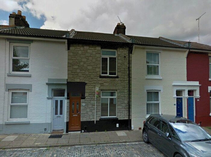 4 Bedroom House To Rent In Dean Street, Portsmouth, PO1