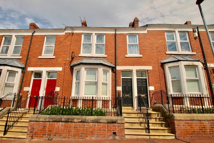 3 Bedroom Flat To Rent In Curzon Street, Bensham, Gateshead, Tyne &amp; Wear, NE8