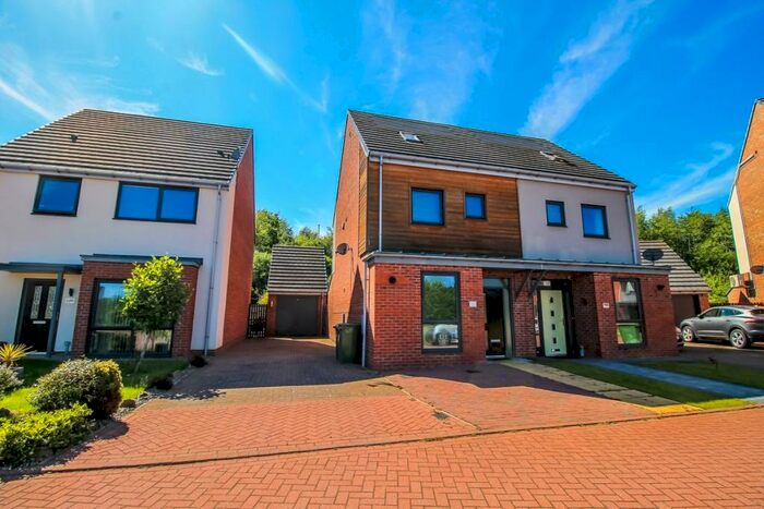 3 Bedroom Semi-Detached House To Rent In Whitworth Park Drive, Elba Park, Houghton Le Spring, DH4