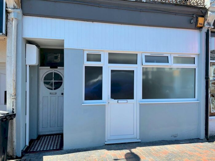 1 Bedroom Flat To Rent In Cavendish Place, Eastbourne, BN21