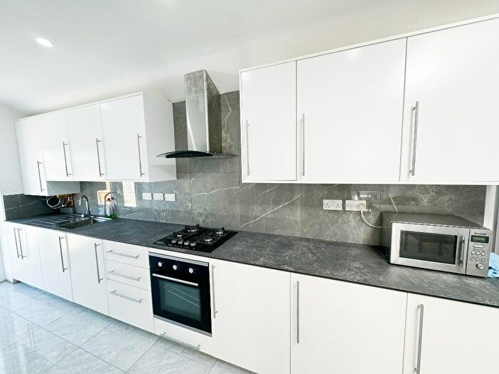 4 Bedroom Semi-Detached House To Rent In Wallscourt Road, Bristol, BS34