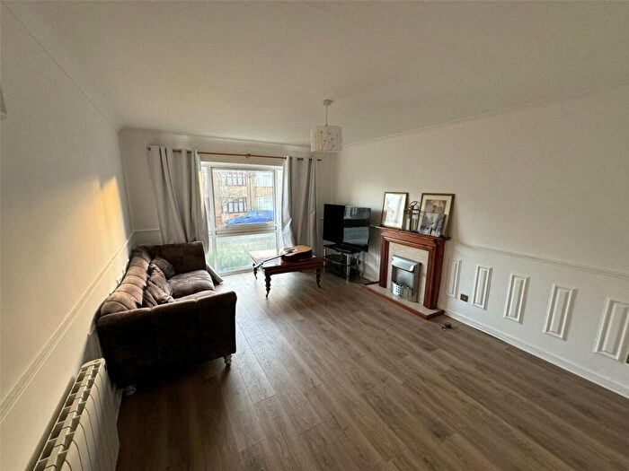 1 Bedroom Apartment To Rent In Bosworth Road, Barnet, EN5