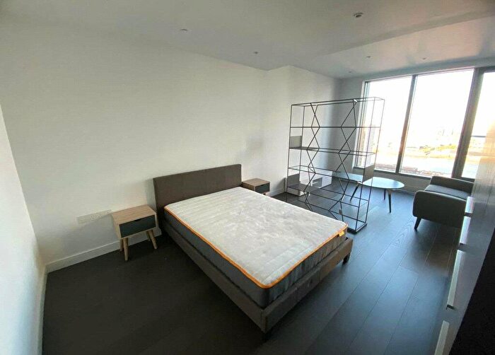 Apartment To Rent In Park Drive, London, E14
