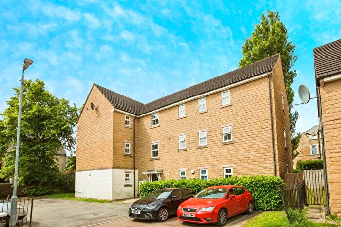 2 Bedroom Apartment For Sale In Spinners Close, Halifax, West Yorkshire, HX1