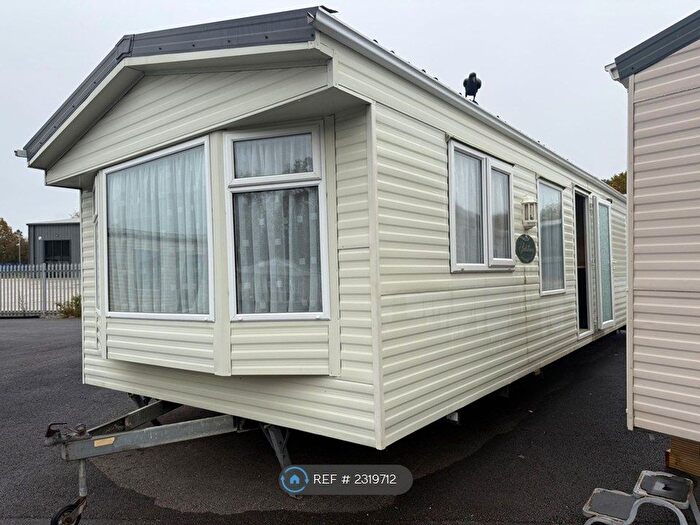 2 Bedroom Park Home To Rent In Pomphrey Hill, Bristol, BS16