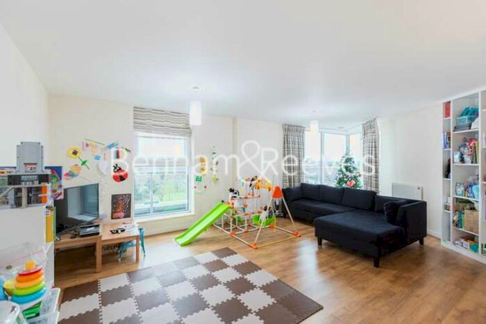 2 Bedroom Apartment To Rent In Granville Gardens, Ealing Common, W5