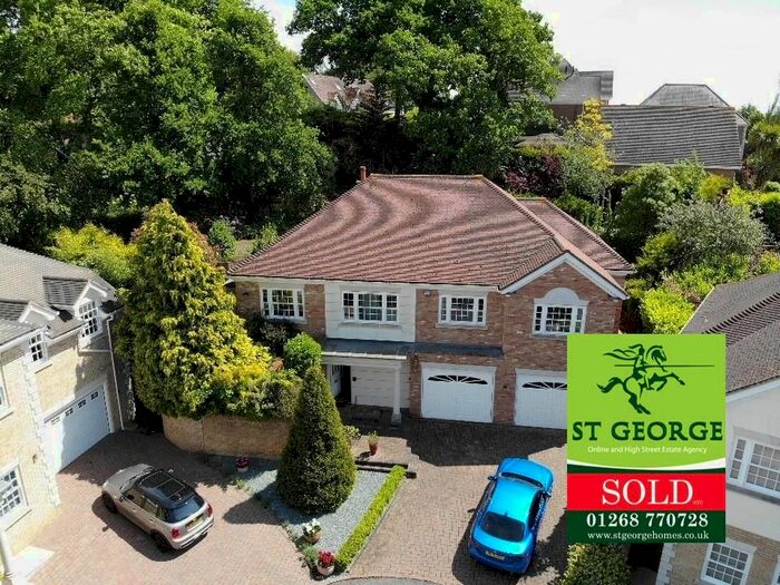 3 Bedroom Property To Rent In Vicarage Heights, Benfleet, SS7