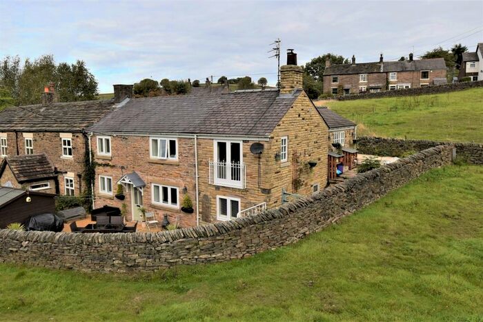 4 Bedroom Semi-Detached House For Sale In Moor End Road, Mellor, SK6