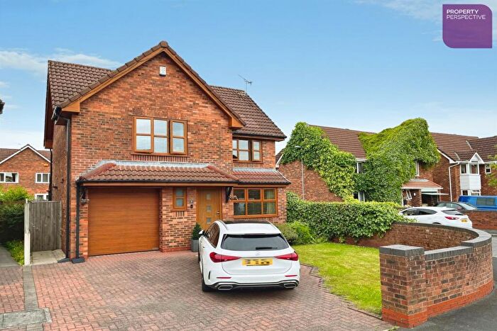 4 Bedroom Detached House For Sale In Heather Close, Hopwood, OL10