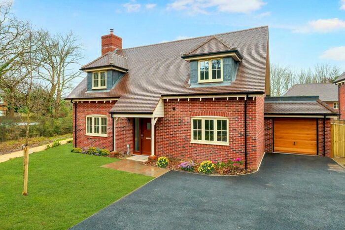 3 Bedroom Detached House For Sale In Limbourne Lane, Fittleworth, RH20