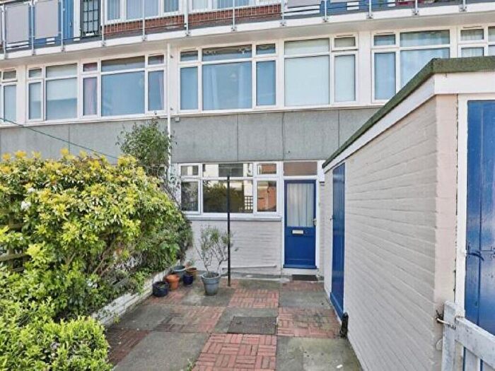 3 Bedroom Flat For Sale In Kensington Place, Norwich, NR1