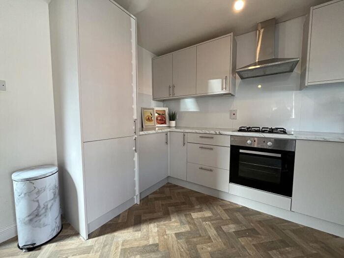 4 Bedroom Terraced House To Rent In Extra Large Property // Bed // Sept, LN5
