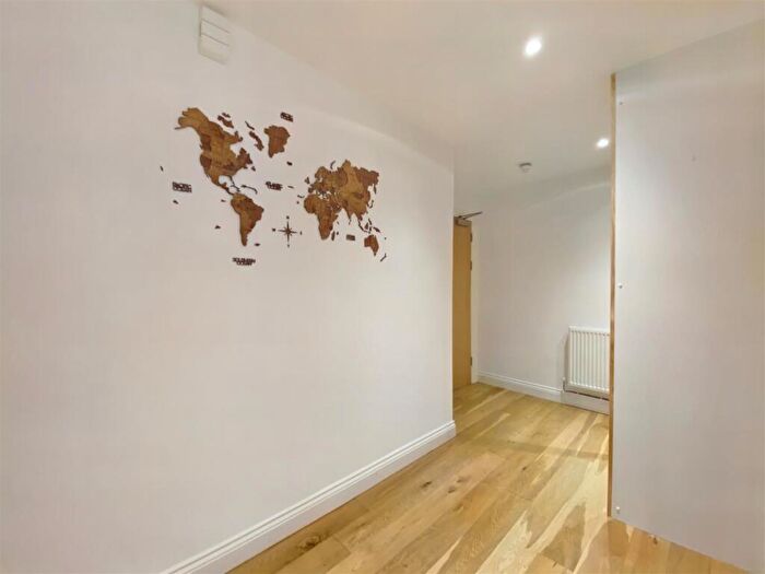 2 Bedroom Apartment For Sale In Upper Frog Street, Tenby, SA70
