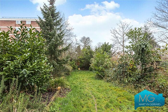2 Bedroom Apartment For Sale In Shepherds Hill, Highgate, N6