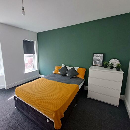 5 Bedroom Terraced House To Rent In Room, Watson Road, Worksop, S80