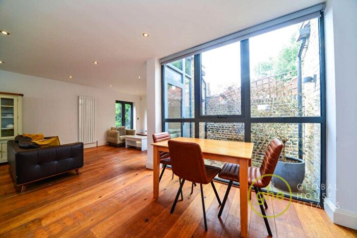 3 Bedroom House To Rent In Rushgrove Mews, Woolwich, London, SE18