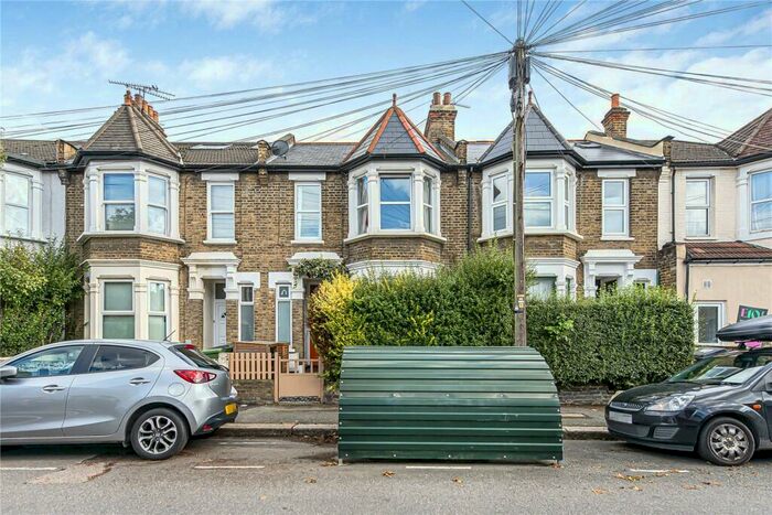2 Bedroom Apartment To Rent In Newport Road, London, E10