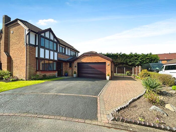 4 Bedroom Detached House For Sale In Newark Avenue, Radcliffe, M26