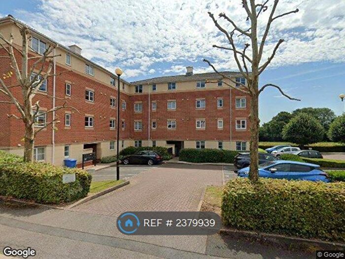 2 Bedroom Flat To Rent In Cavalier Drive, Halesowen, B63