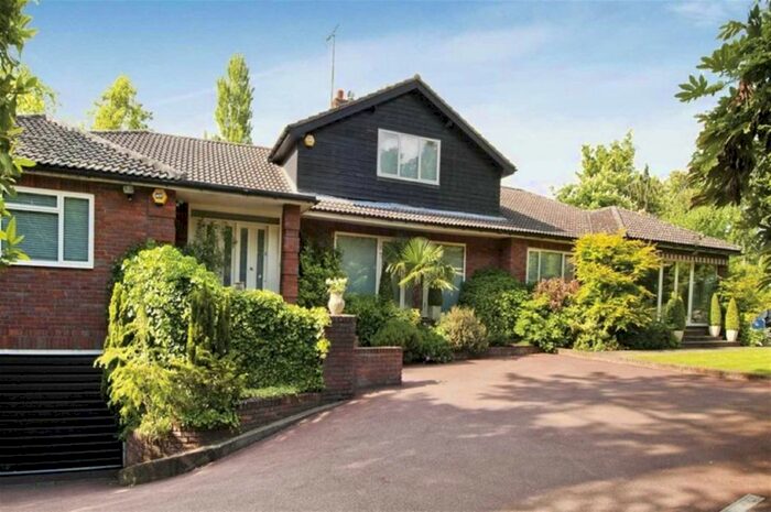 6 Bedroom Detached House To Rent In Barnet Lane, Elstree, WD6