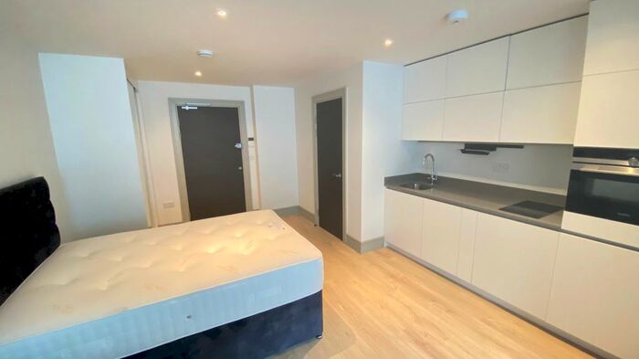 1 Bedroom Flat To Rent In Mercantile House, Uxbridge, Greater London, UB8