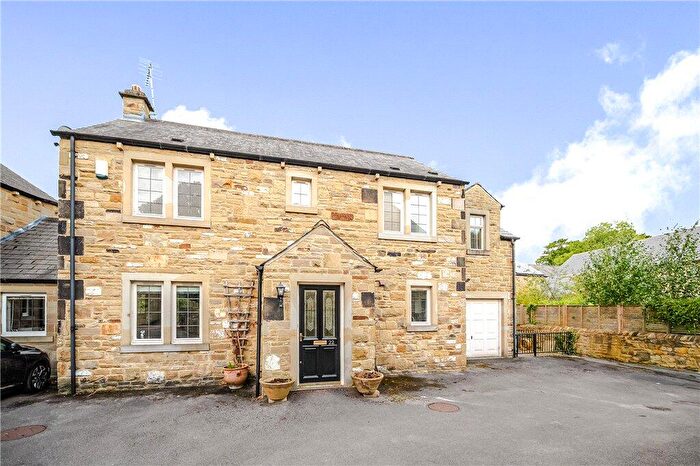 3 Bedroom Link Detached House For Sale In Sedgegarth, Thorner, Leeds, West Yorkshire, LS14