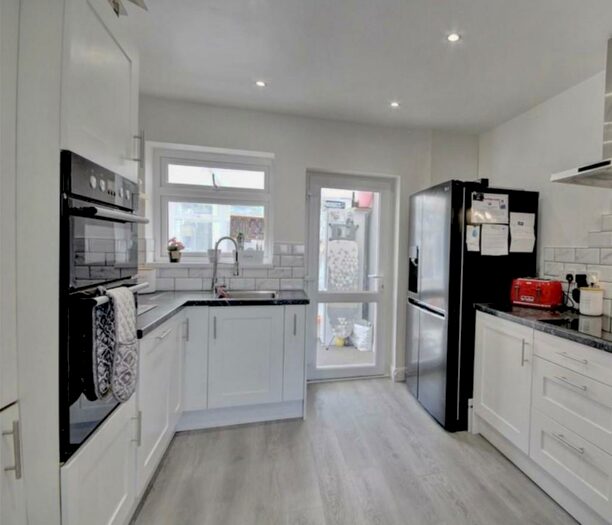 3 Bedroom Semi-Detached House To Rent In Binley, Coventry, CV3