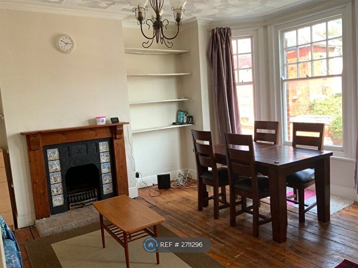 2 Bedroom Flat To Rent In Tennyson Road, Southampton, SO17