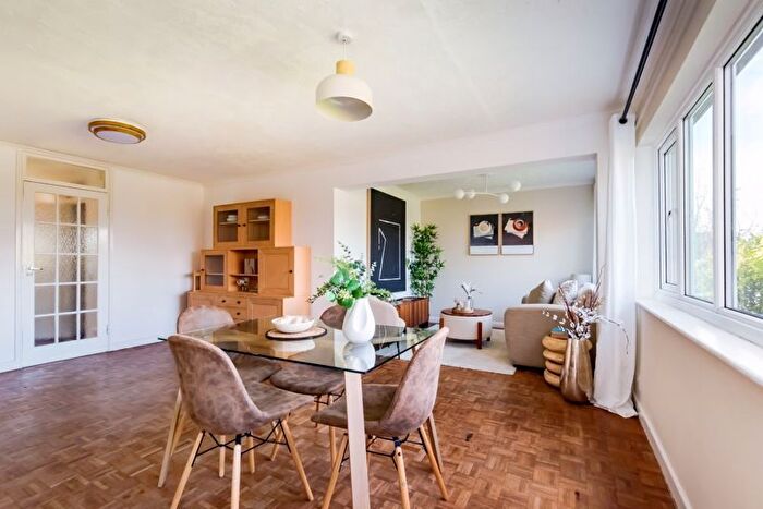 3 Bedroom Flat For Sale In Hazelwood Road, Bristol, BS9